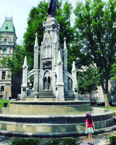 Fontaine devant le château Frontenac