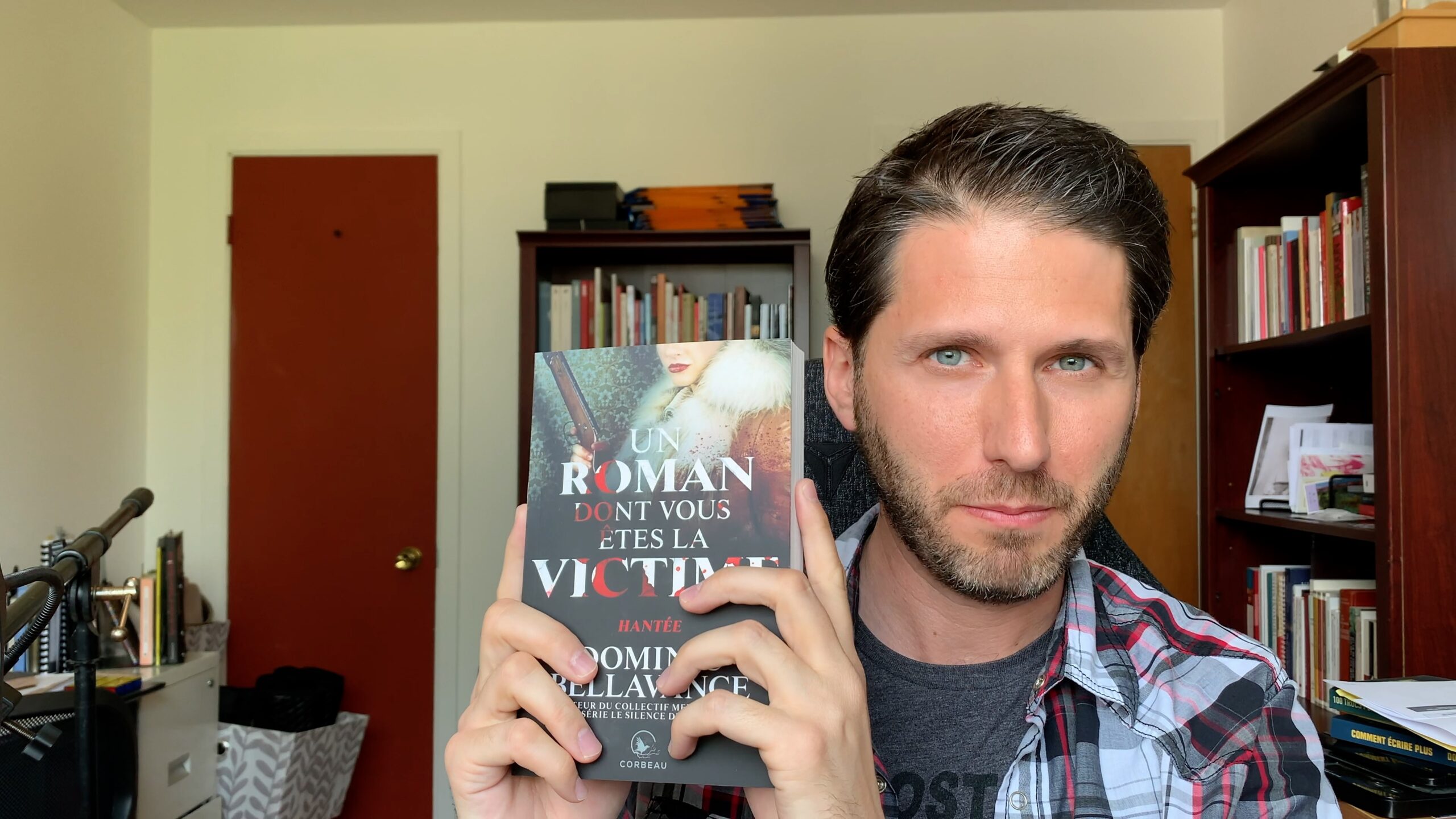 Présentation de <i>Hantée</i>, dans la collection « Un roman dont vous êtes la victime »